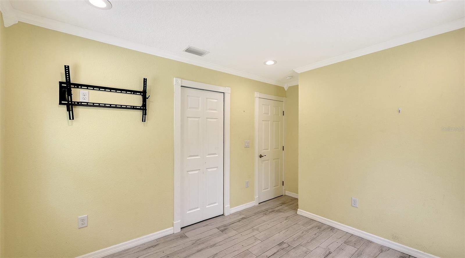 305 HILLS RD — photo 22