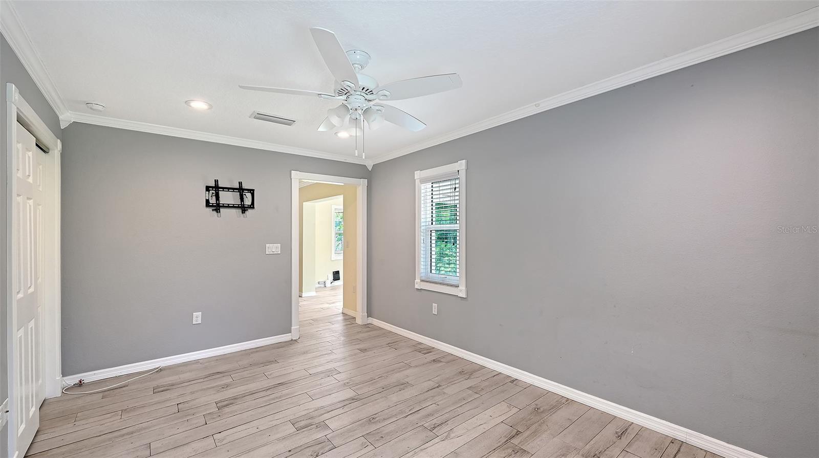 305 HILLS RD — photo 18