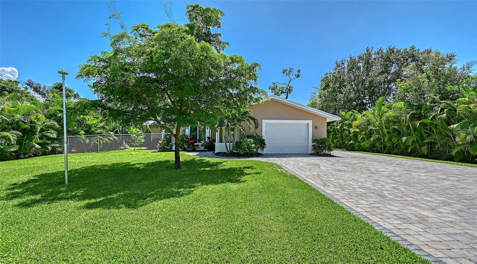 305 HILLS RD — photo 2