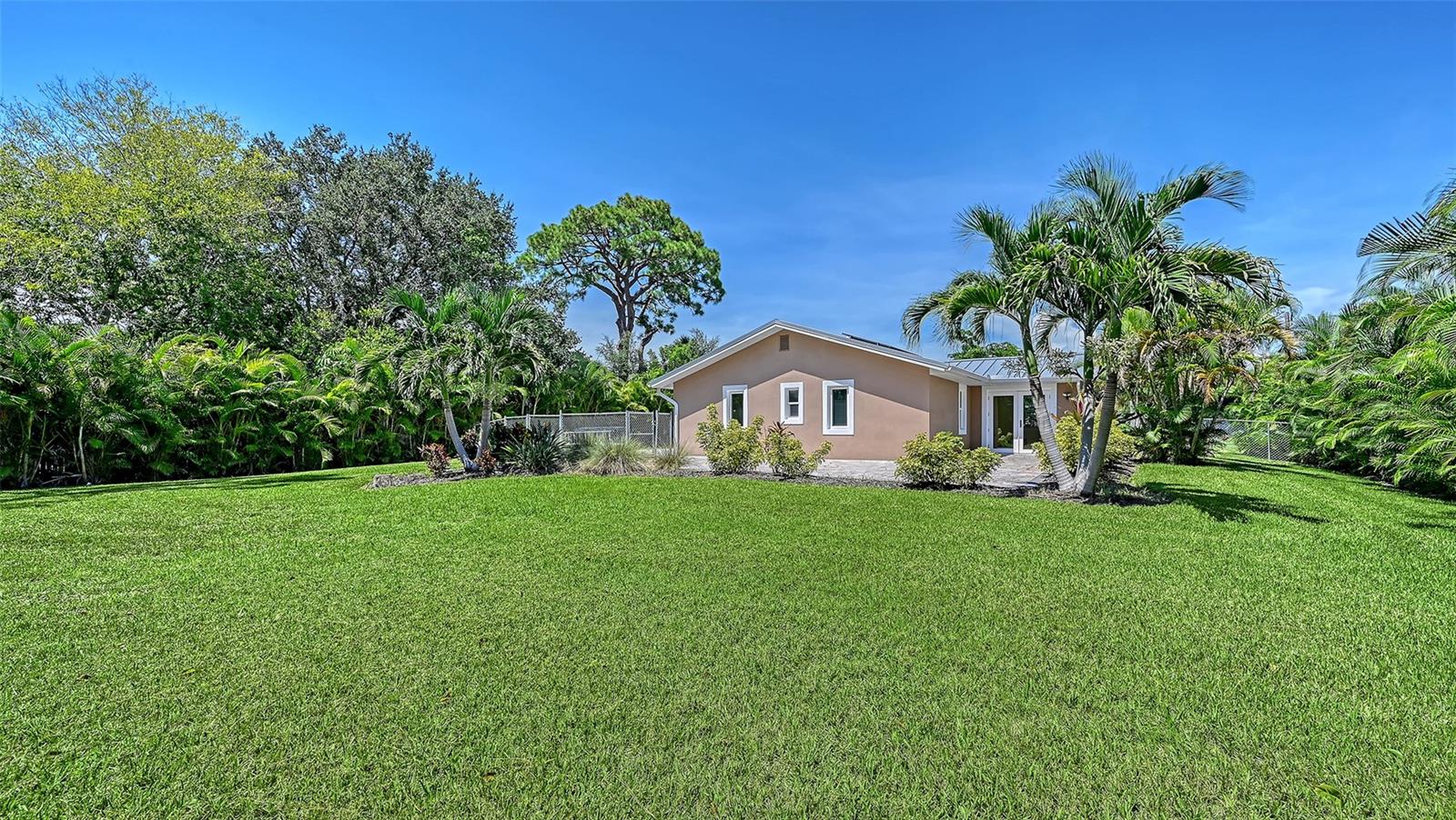 305 HILLS RD — photo 29