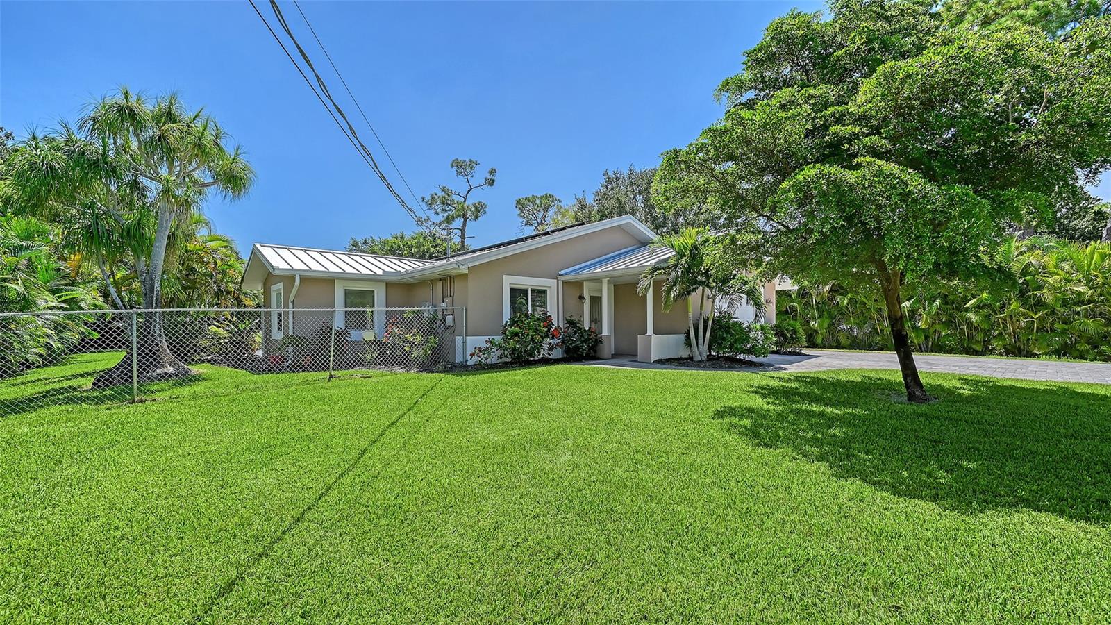 305 HILLS RD — photo 4