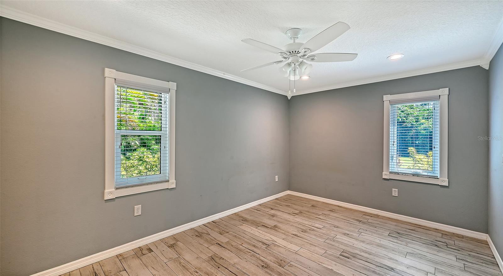 305 HILLS RD — photo 20