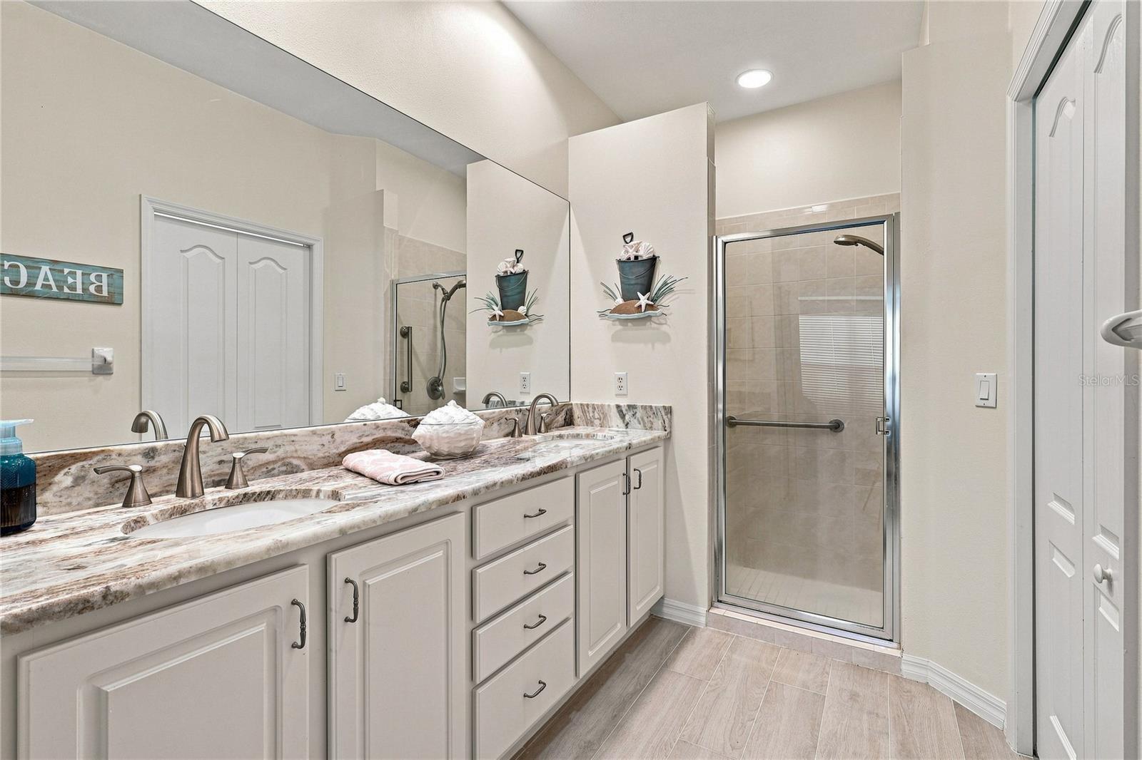 4350 WHISPERING OAKS DR — photo 13