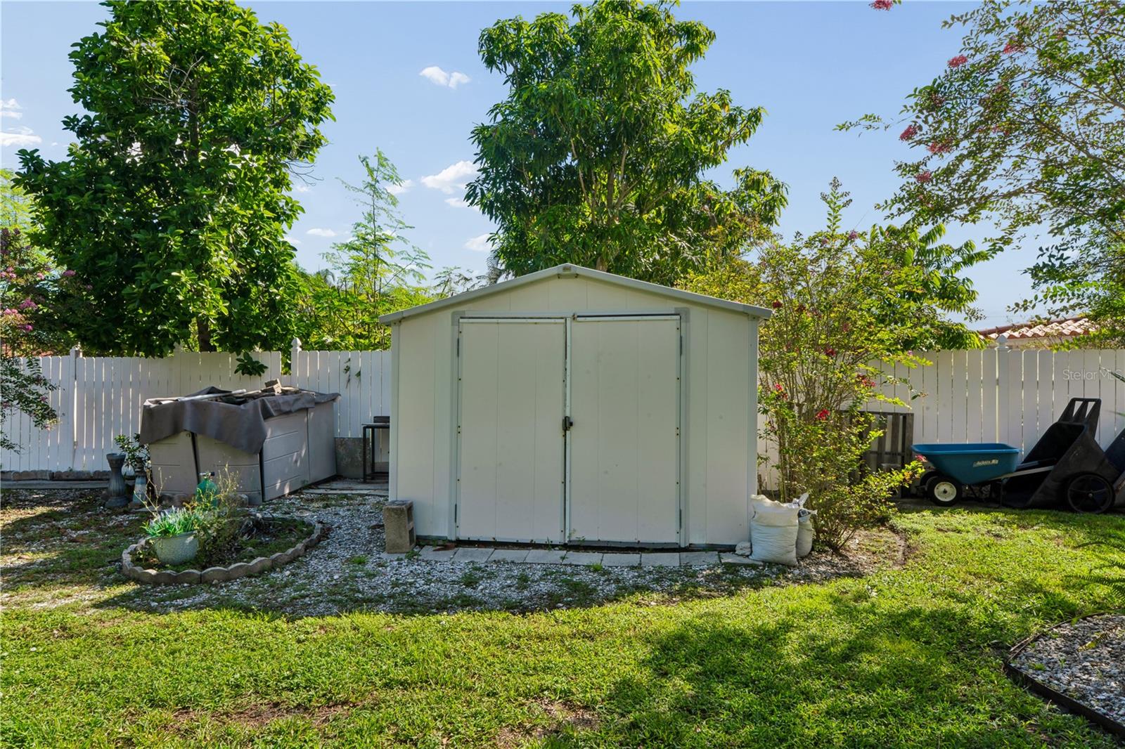 10739 DRUMMOND RD — photo 54