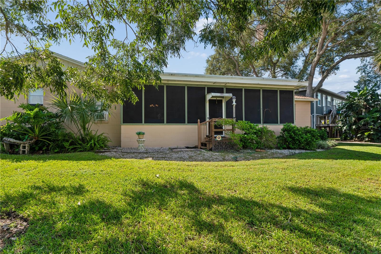 10739 DRUMMOND RD — photo 43