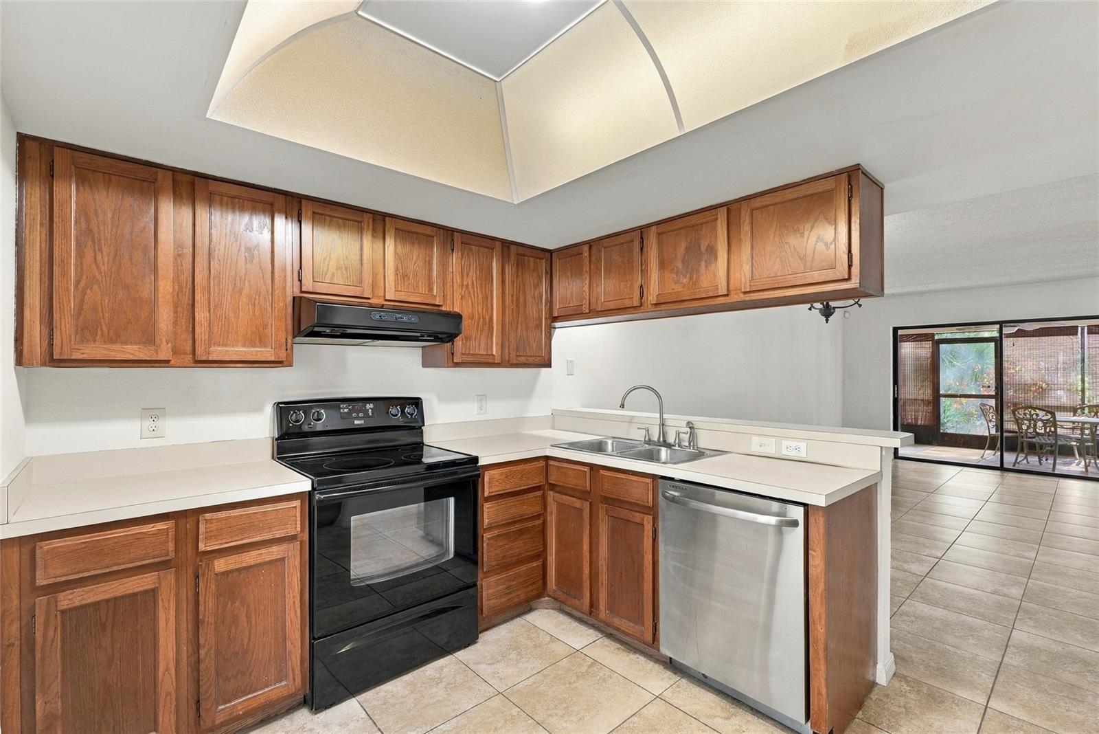 131 WOODLAKE WYNDE — photo 13