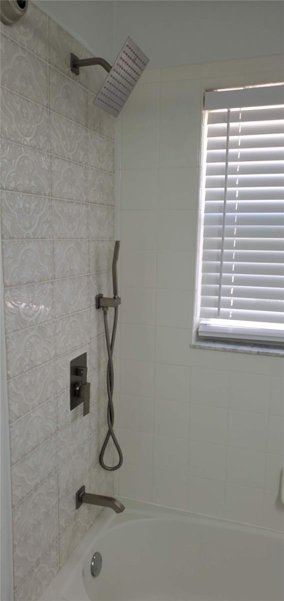 5231 HIGHBURY CIR — photo 18