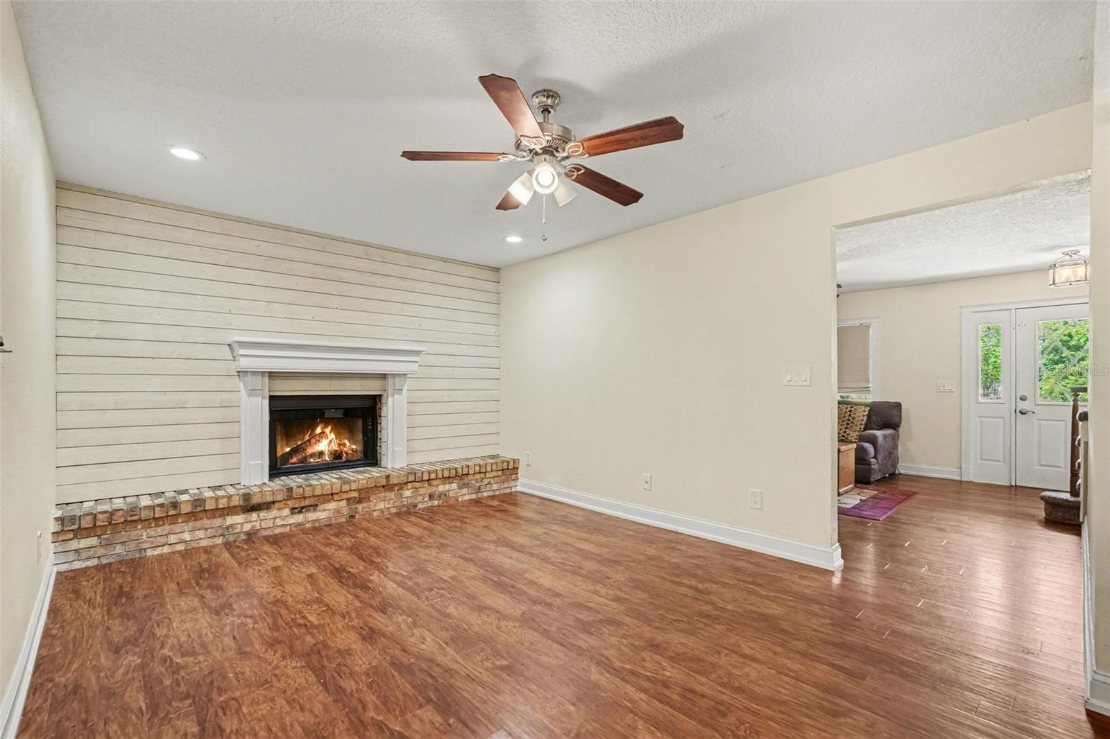 28103 DEEDRA DR — photo 9