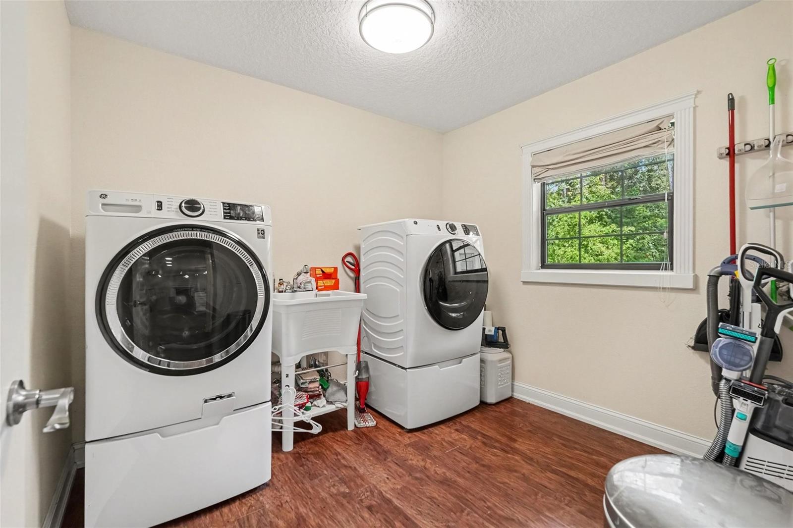 28103 DEEDRA DR — photo 22