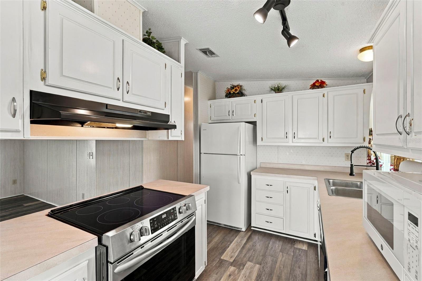 340 CANAL WAY — photo 4