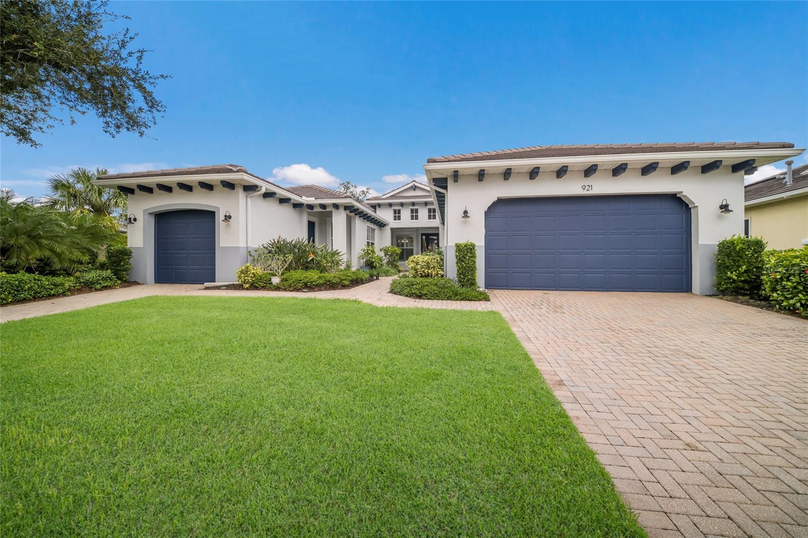 921 RIVERSCAPE ST — photo 43