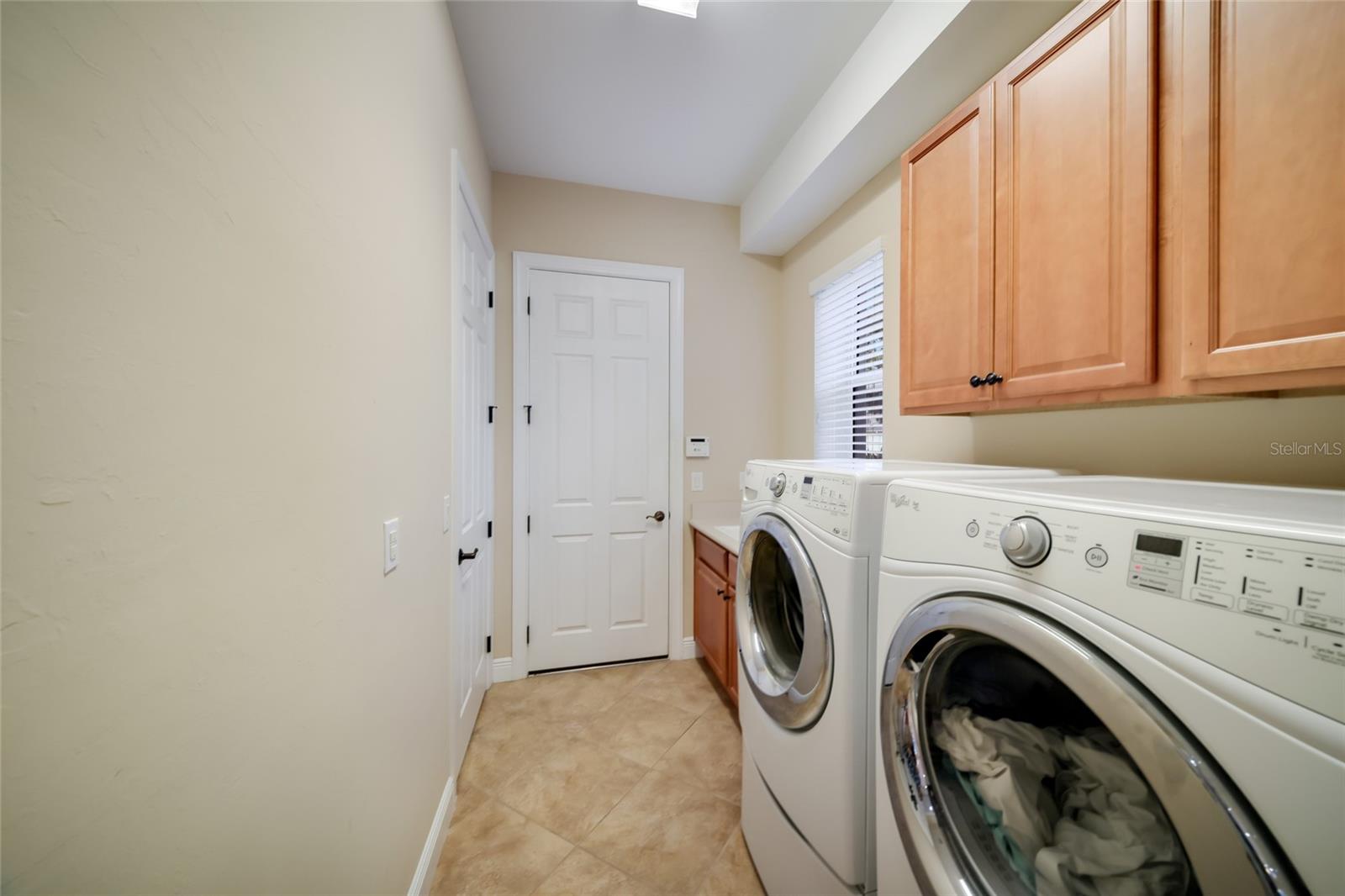 921 RIVERSCAPE ST — photo 27