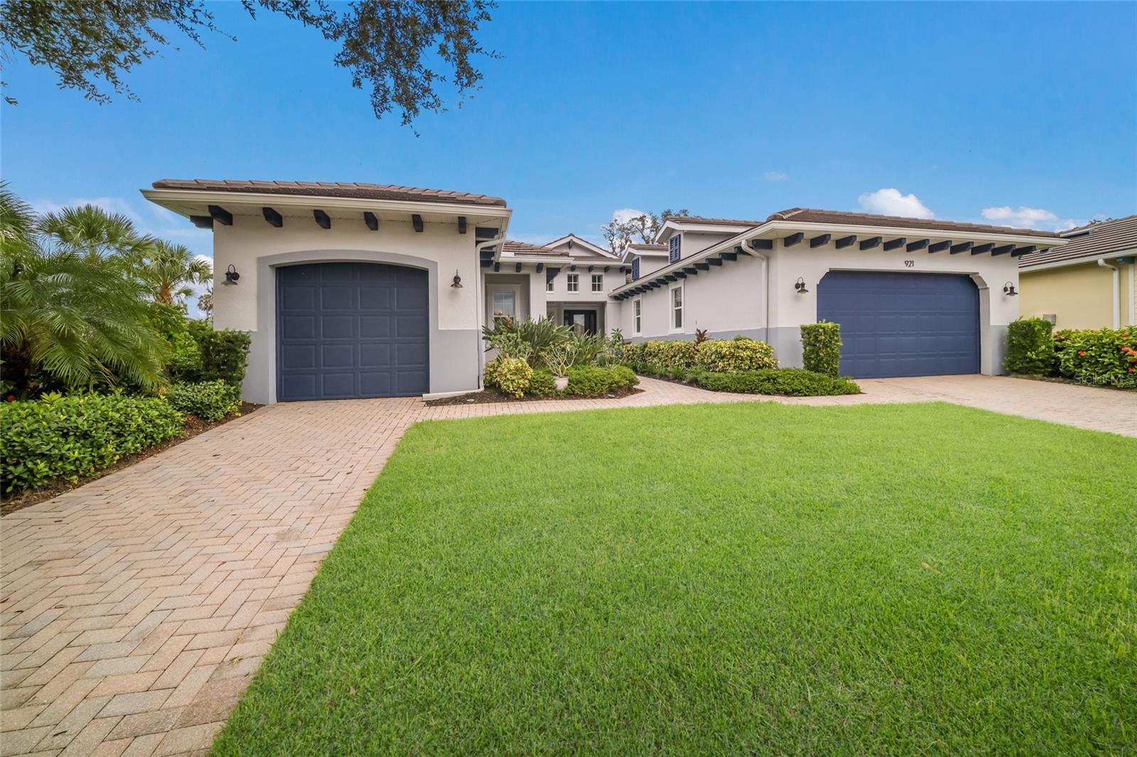 921 RIVERSCAPE ST — photo 44