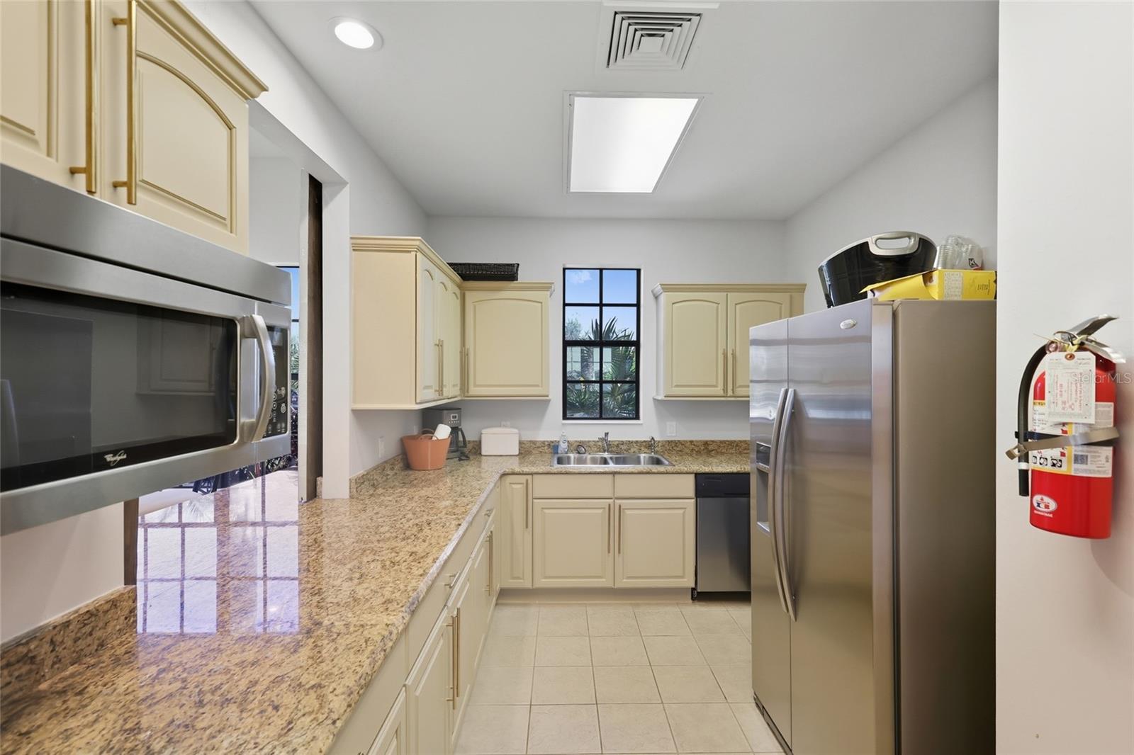921 RIVERSCAPE ST — photo 53