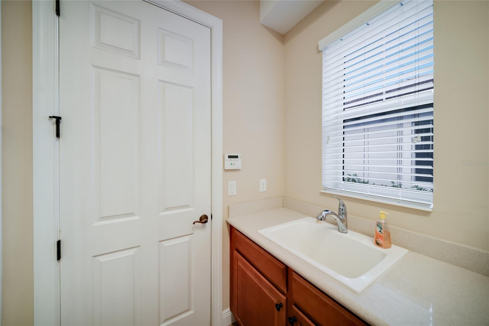 921 RIVERSCAPE ST — photo 28
