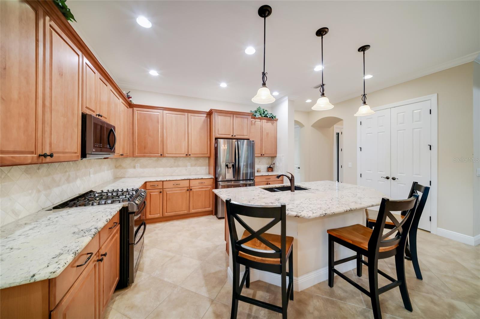 921 RIVERSCAPE ST — photo 9