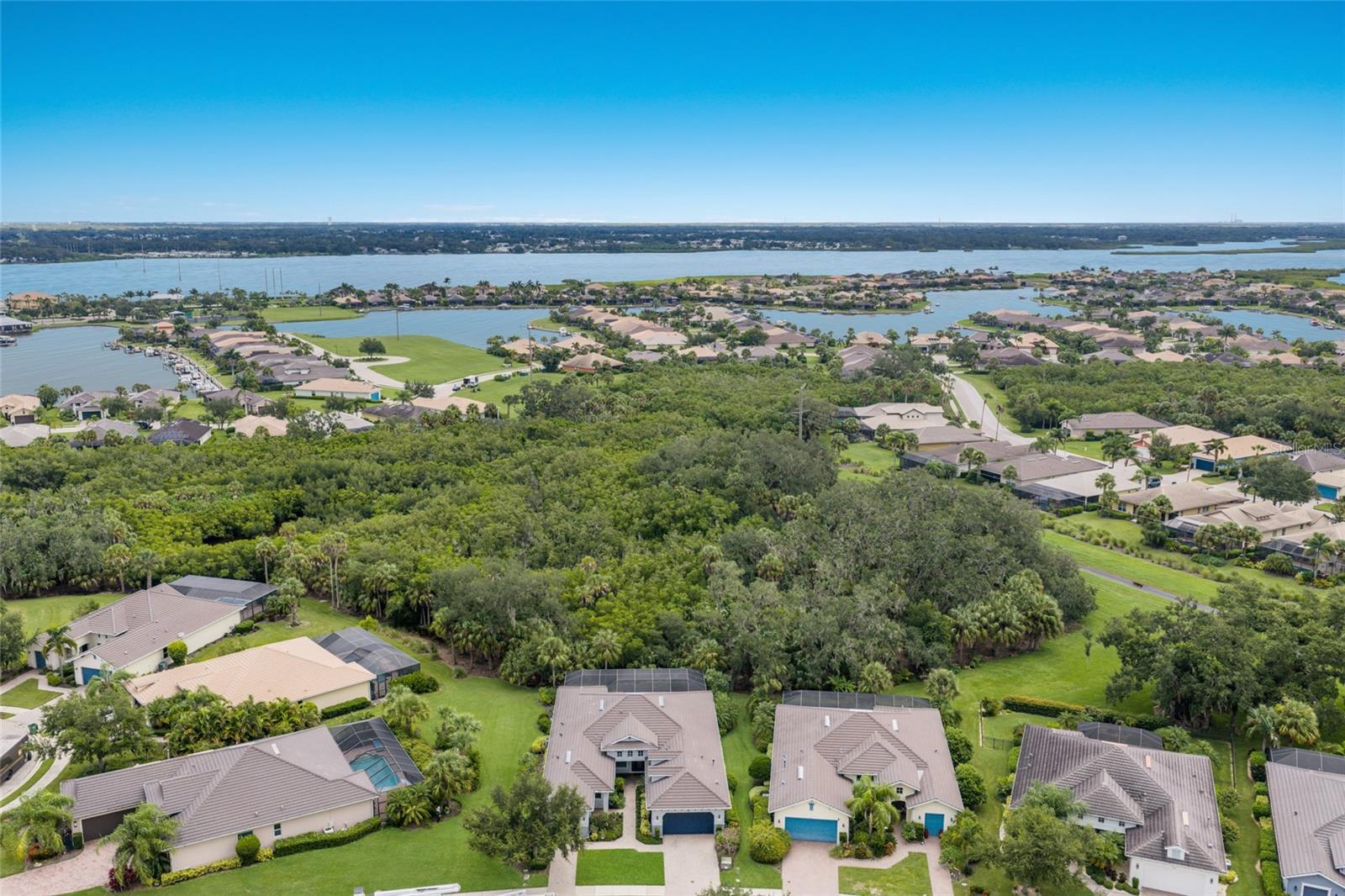 921 RIVERSCAPE ST — photo 41