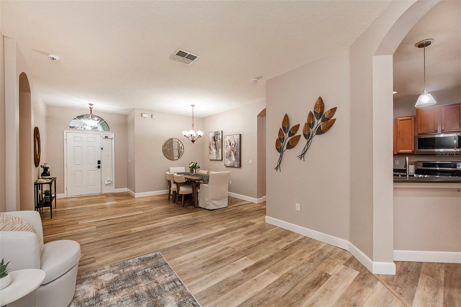 4883 W BREEZE CIR — photo 2