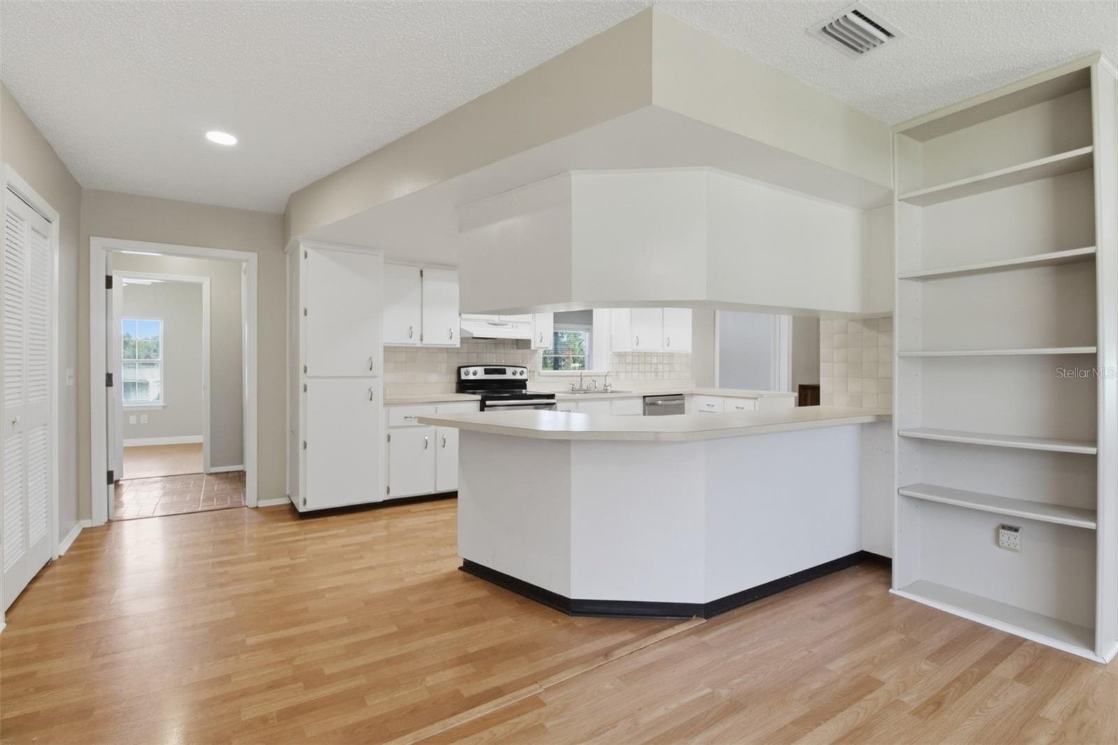703 CRYSTAL LAKE RD — photo 33