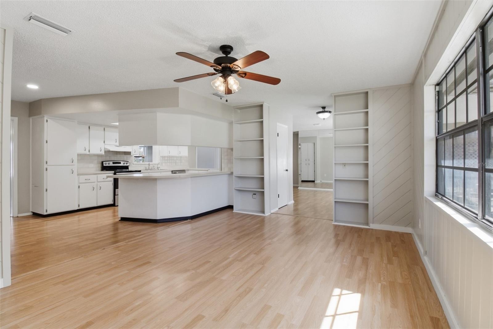 703 CRYSTAL LAKE RD — photo 12