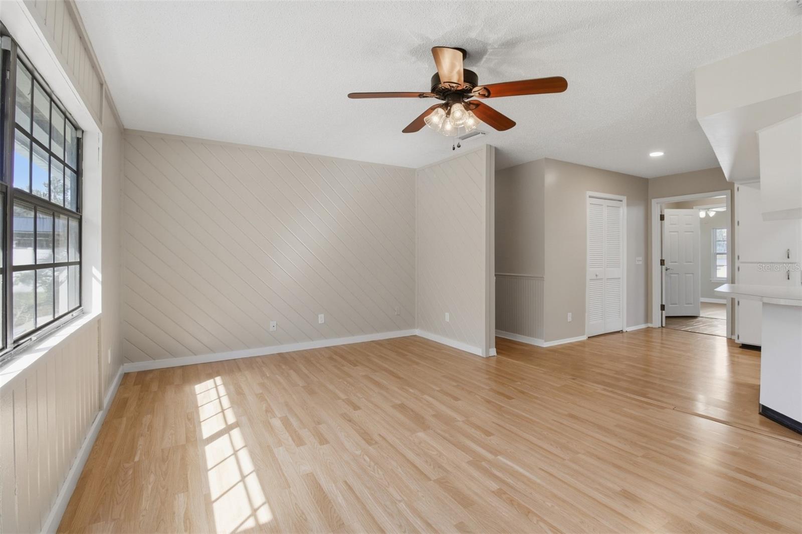 703 CRYSTAL LAKE RD — photo 24