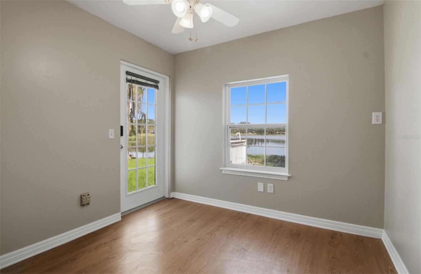 703 CRYSTAL LAKE RD — photo 26
