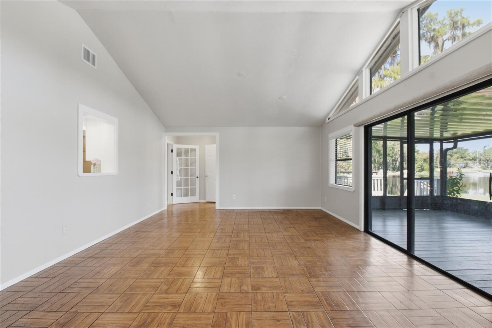 703 CRYSTAL LAKE RD — photo 37