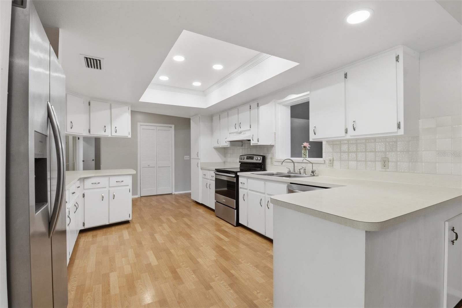 703 CRYSTAL LAKE RD — photo 14