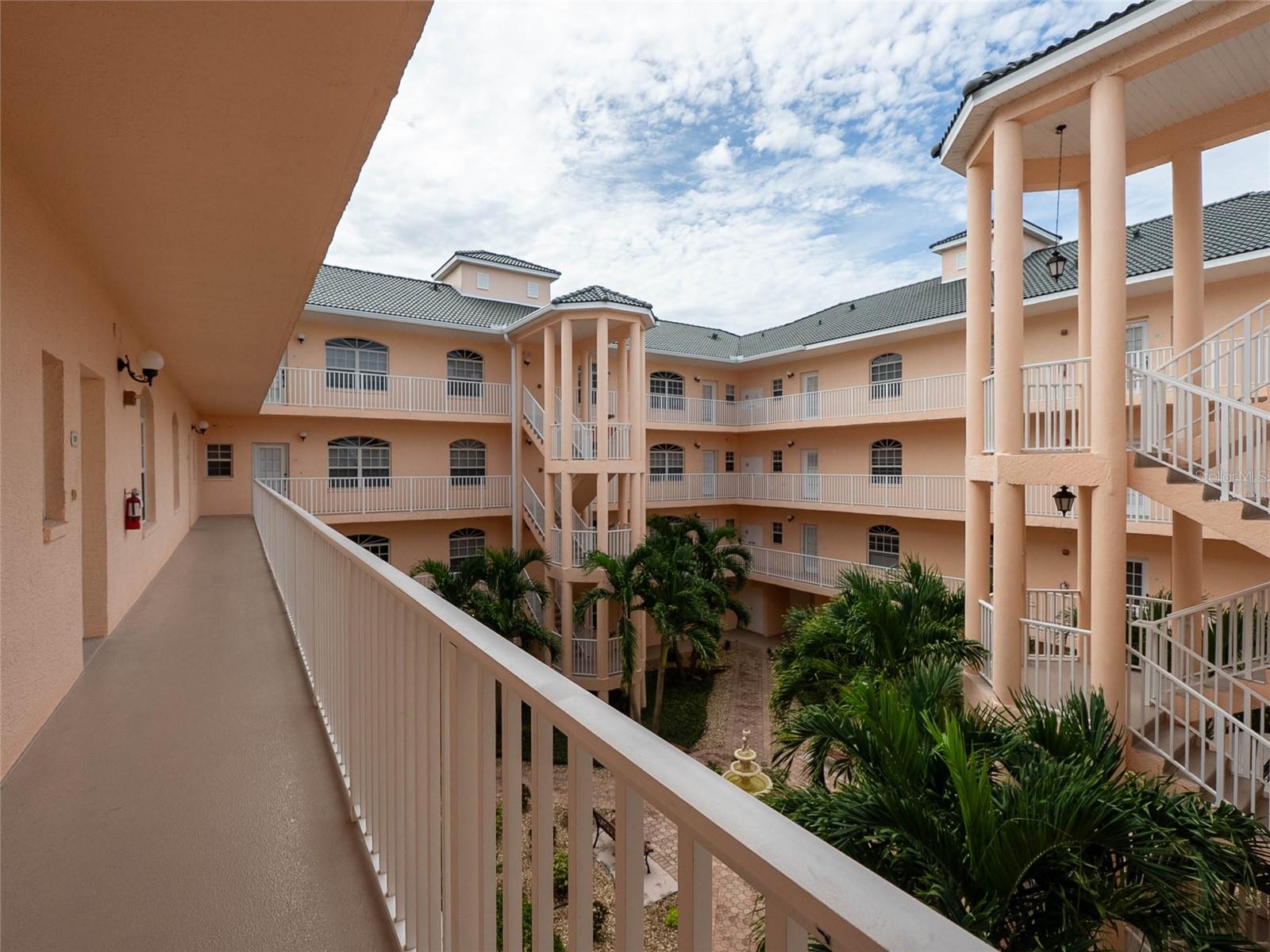 1709 GONDOLA PARK DR #1709 — photo 2