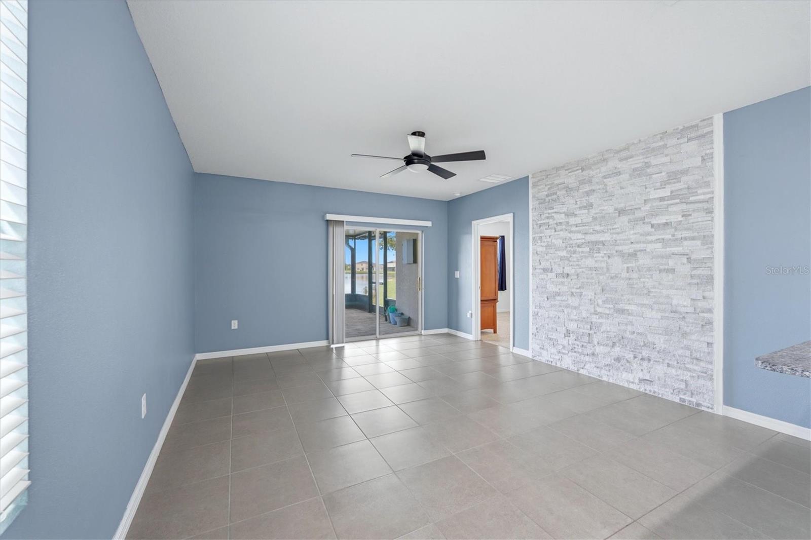 3119 SUNCOAST BLEND DR — photo 14