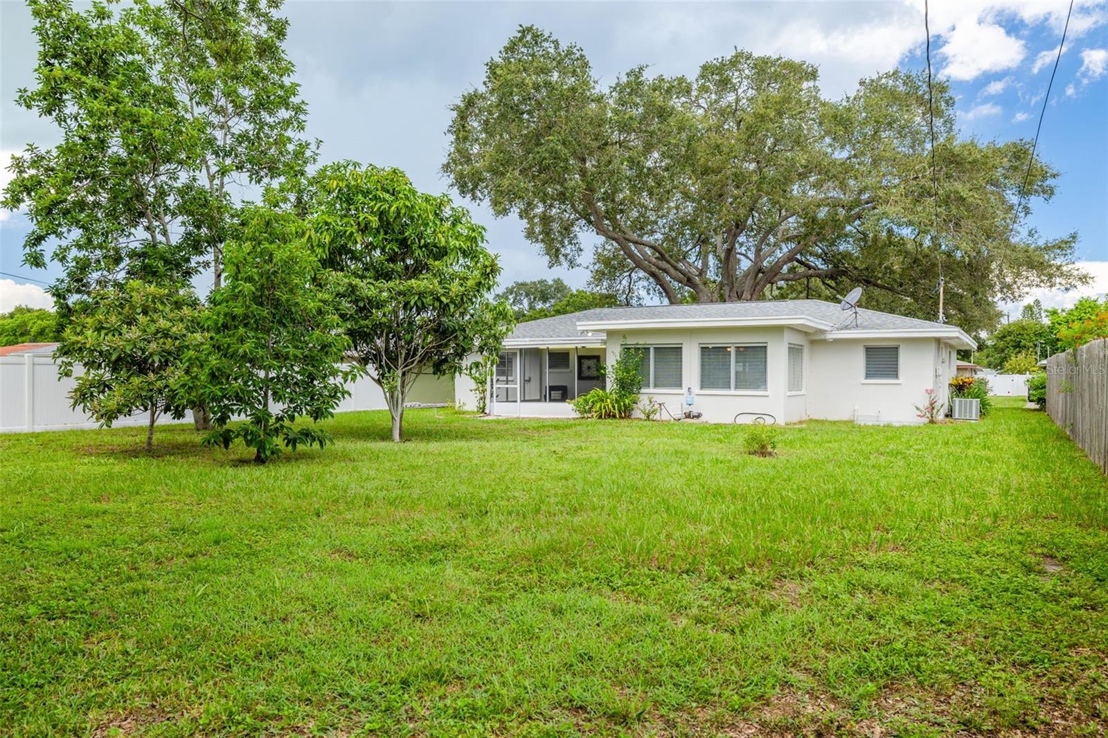 1441 SATSUMA ST — photo 25