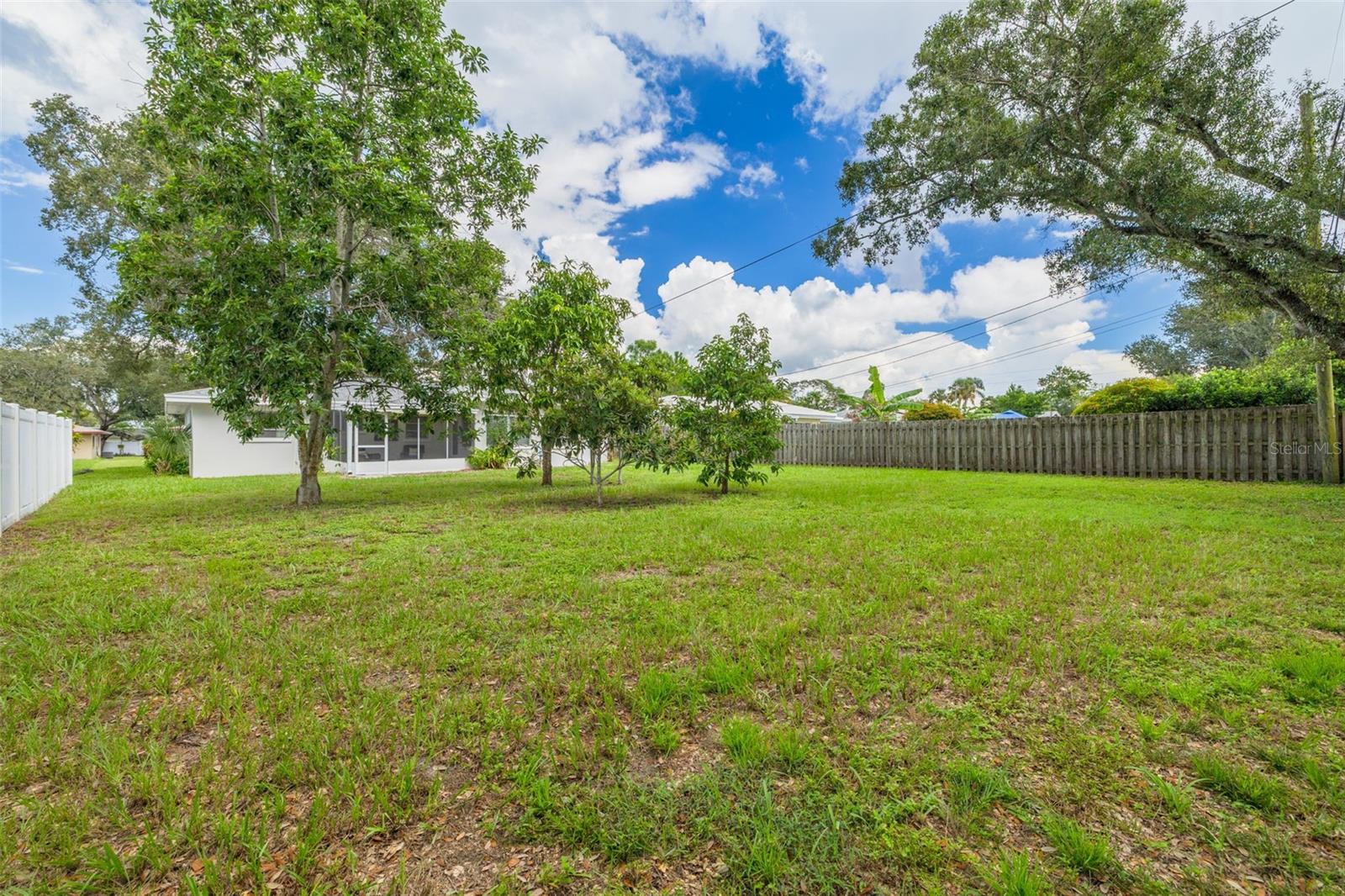 1441 SATSUMA ST — photo 24