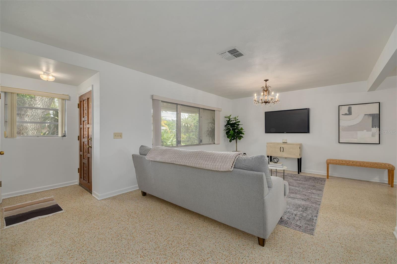 1441 SATSUMA ST — photo 5