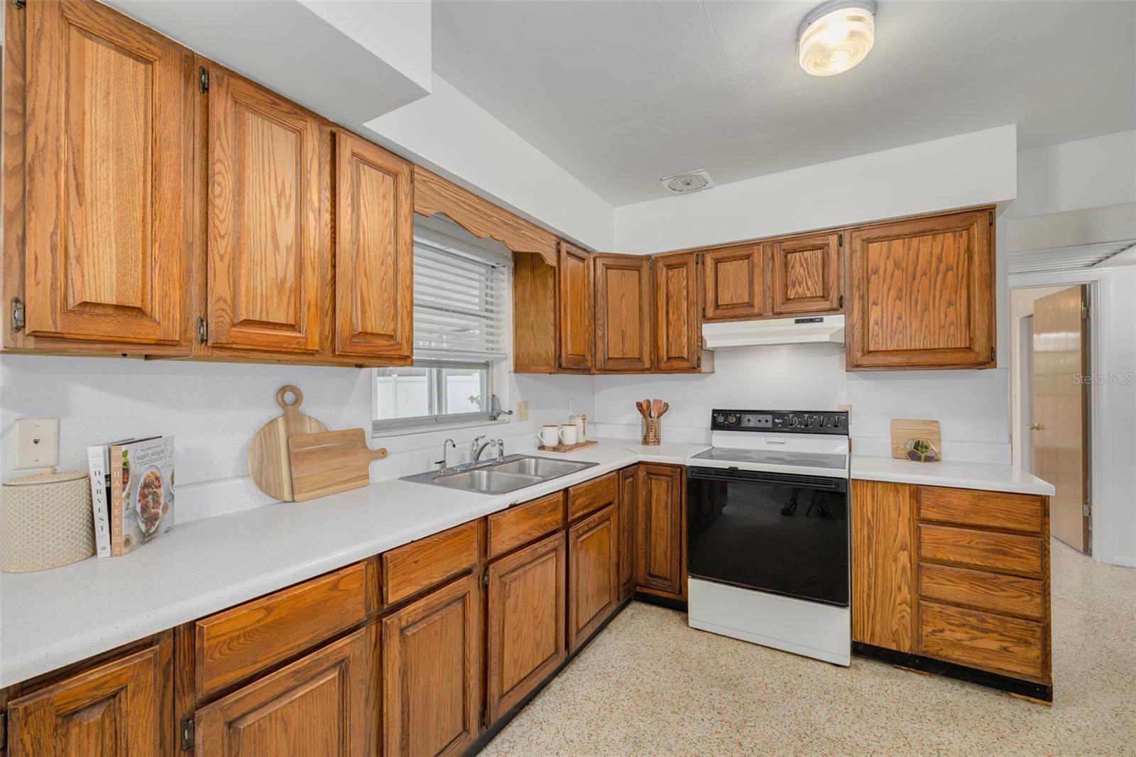 1441 SATSUMA ST — photo 10