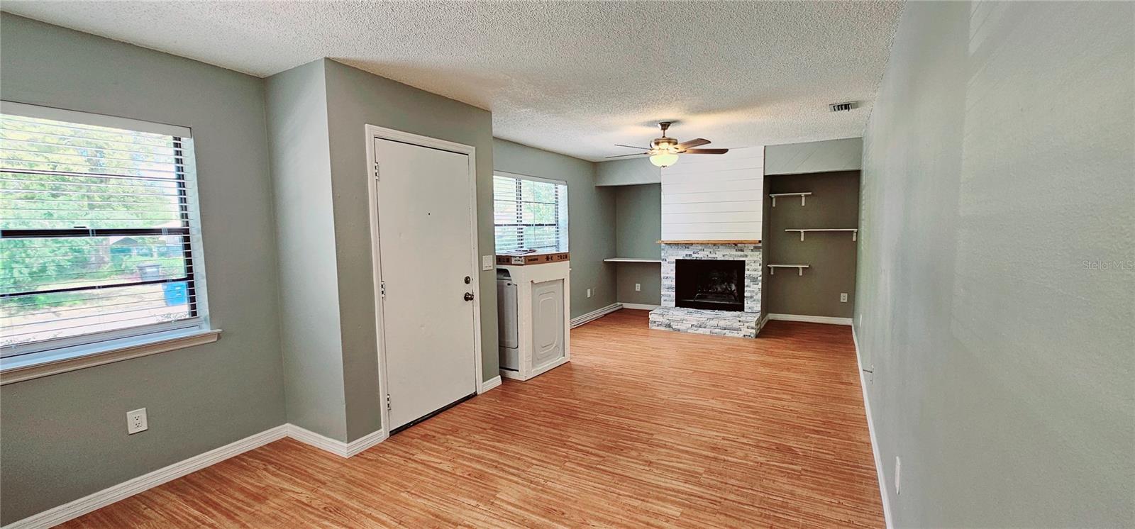317 PLEASANT ST — photo 2