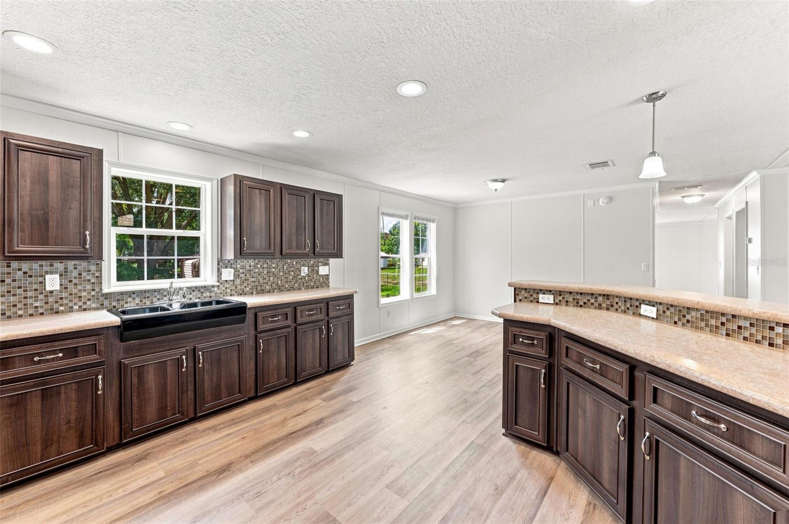 6453 MANGROVE DR — photo 8