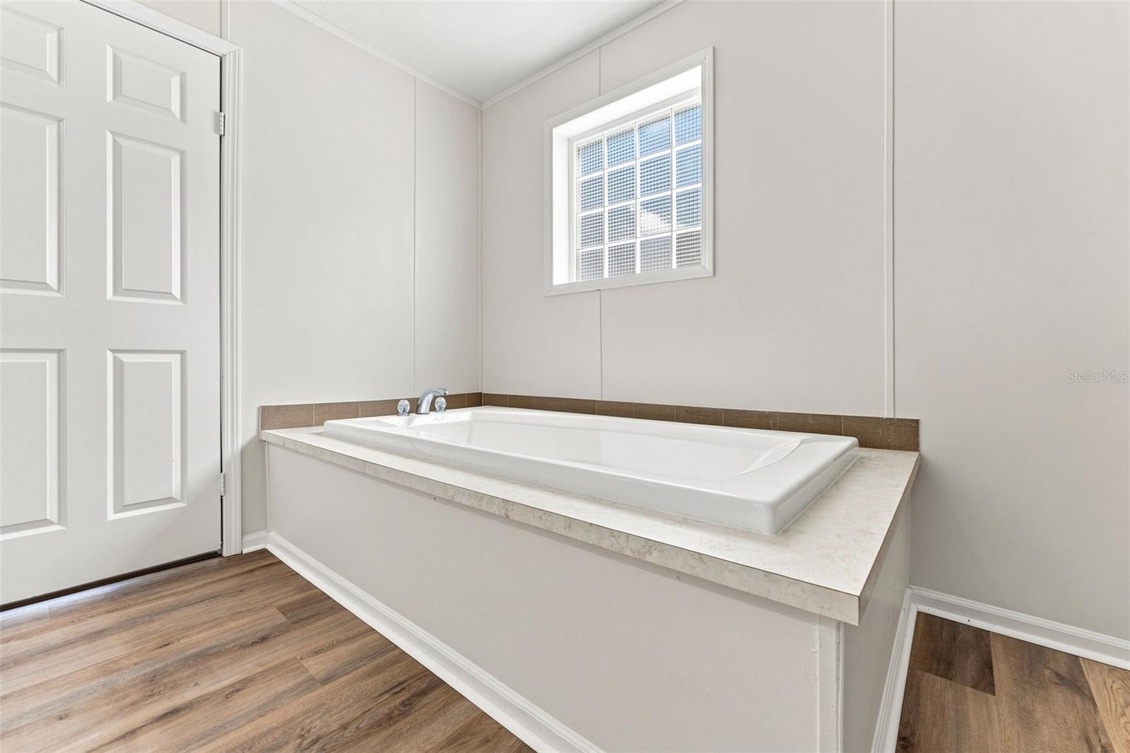 6453 MANGROVE DR — photo 15