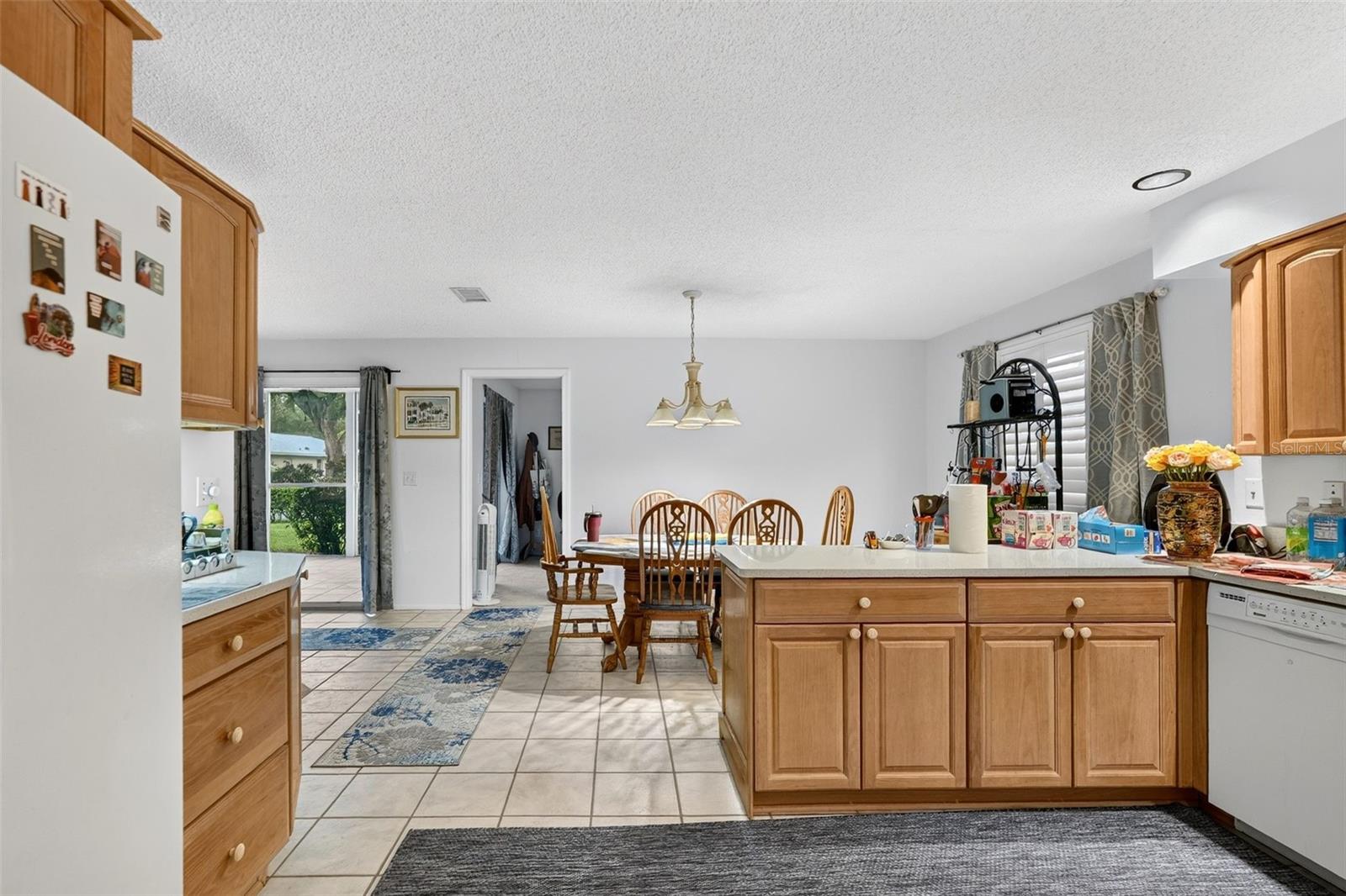7283 ELEANOR CIR — photo 4