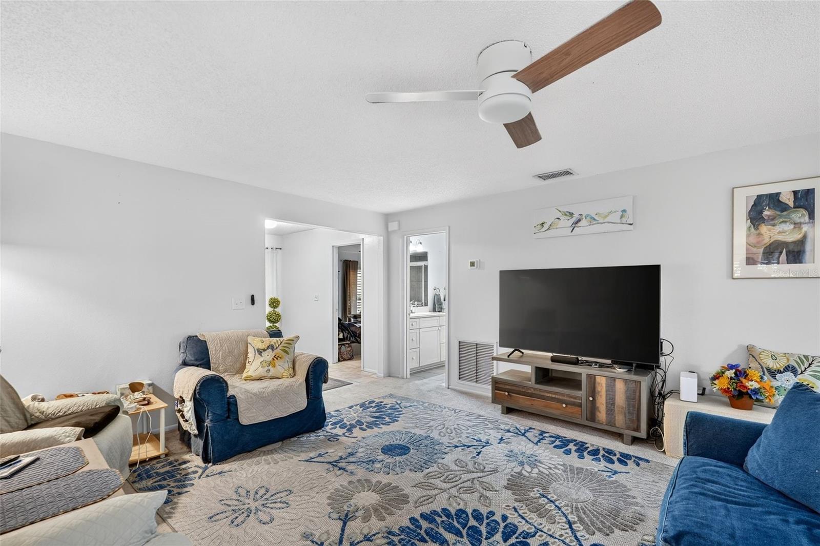 7283 ELEANOR CIR — photo 2