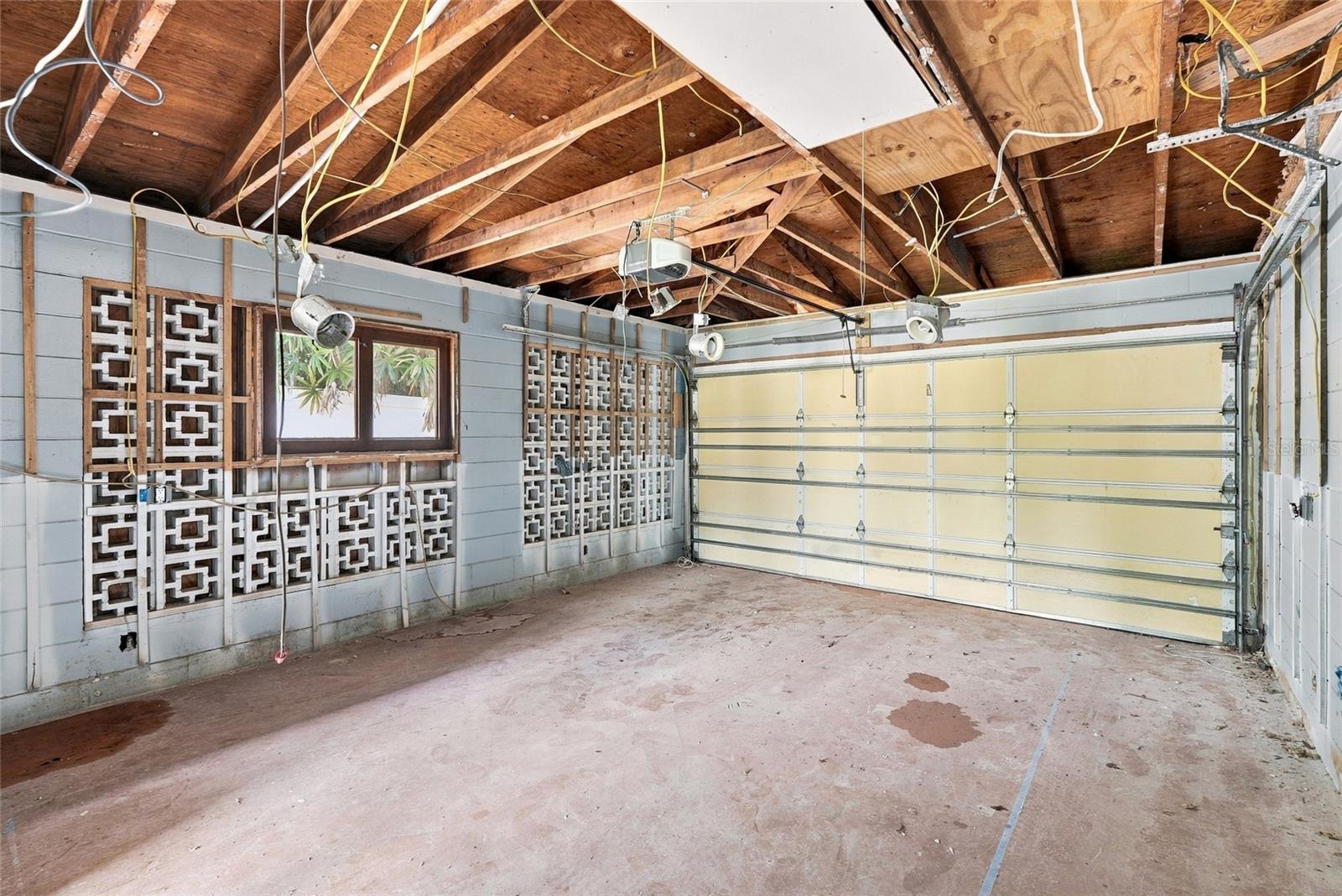 3945 E EDEN ROC CIR — photo 16