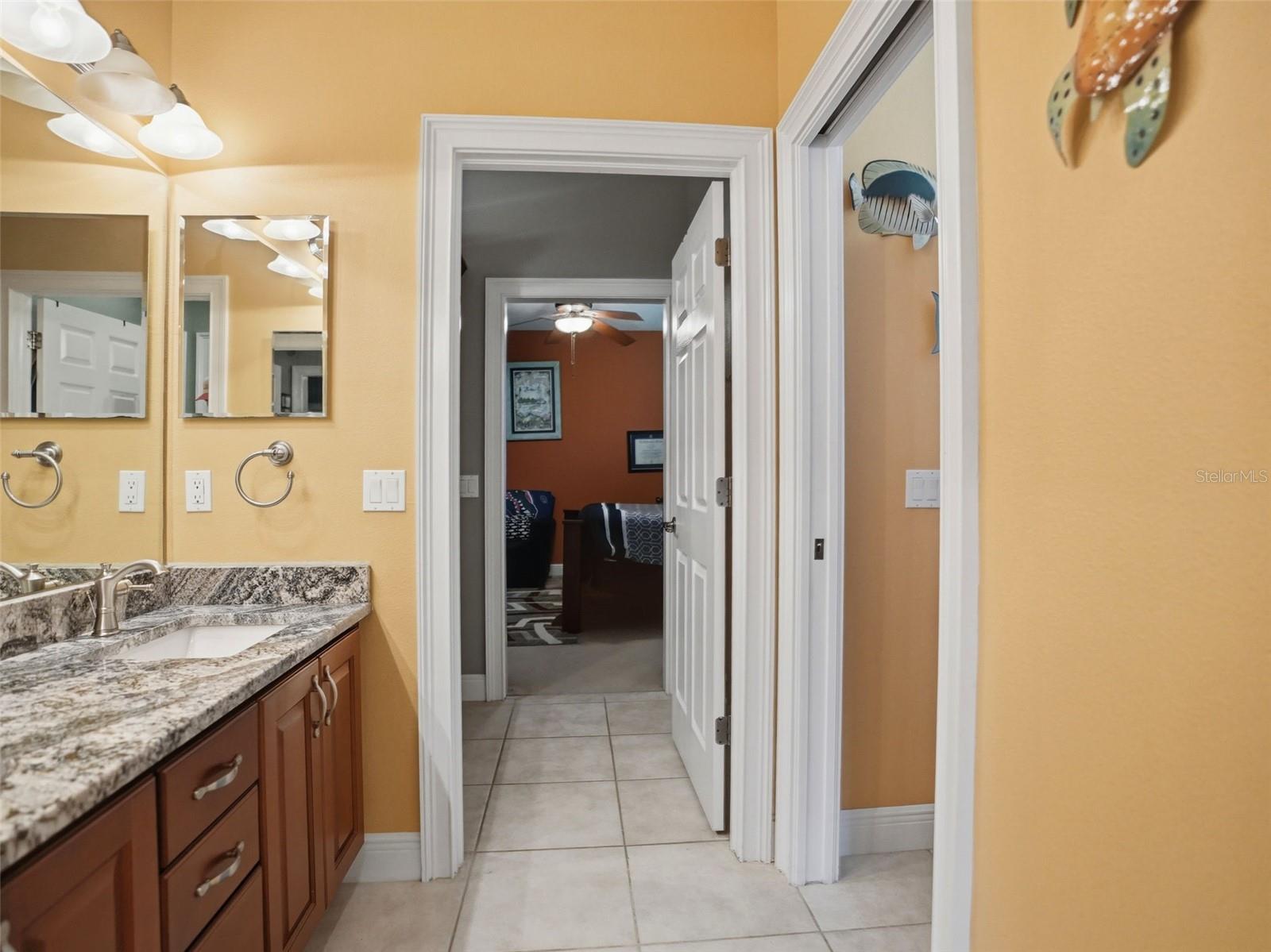 2707 LAKEBREEZE LN S — photo 42