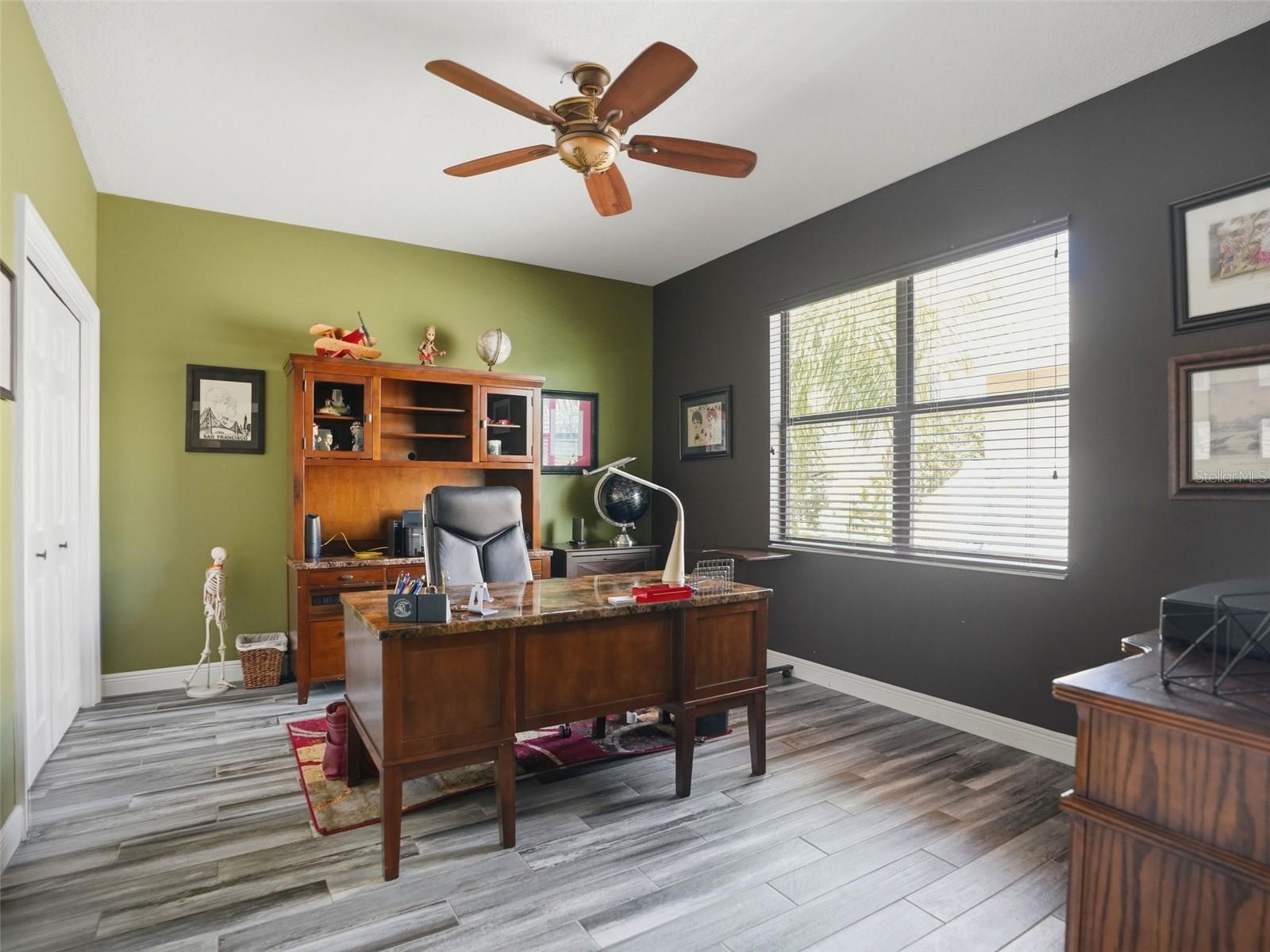 2707 LAKEBREEZE LN S — photo 25