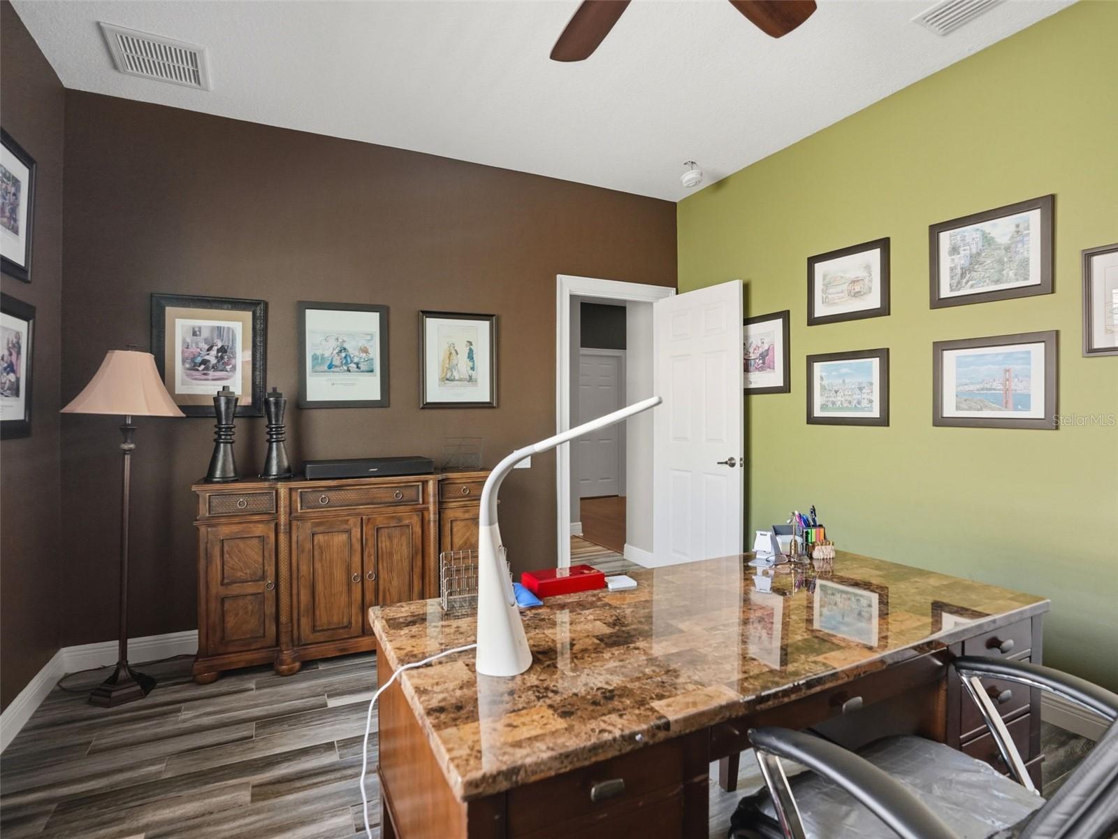 2707 LAKEBREEZE LN S — photo 26