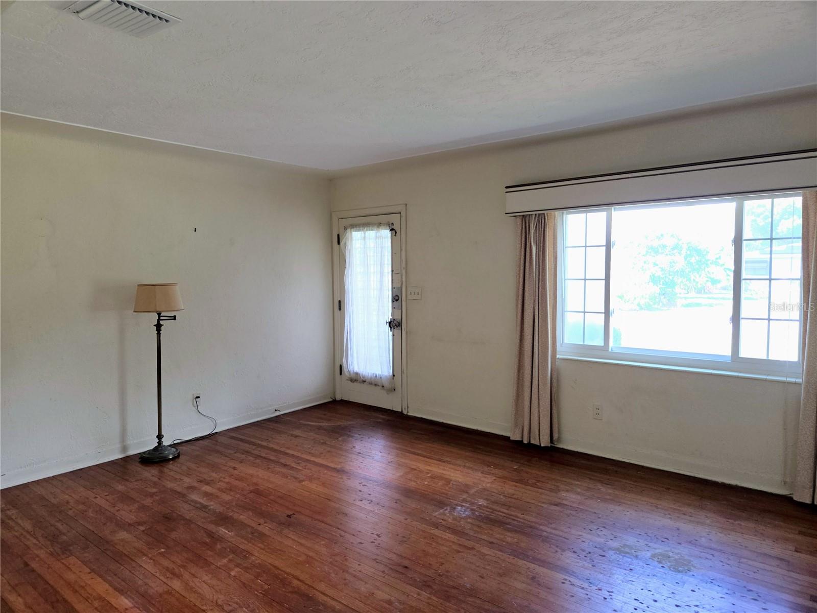 6044 BURLINGTON AVE N — photo 5