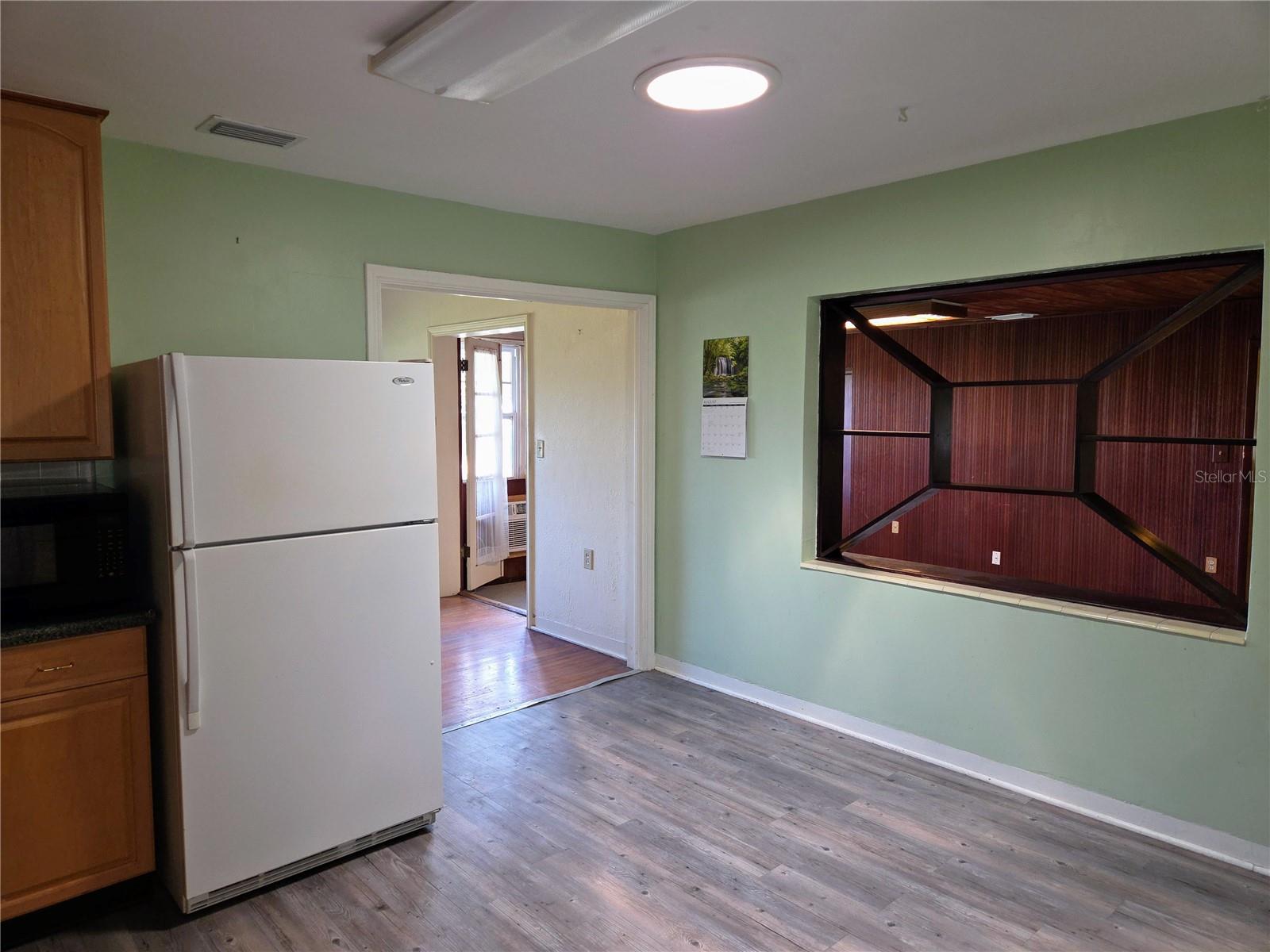 6044 BURLINGTON AVE N — photo 9