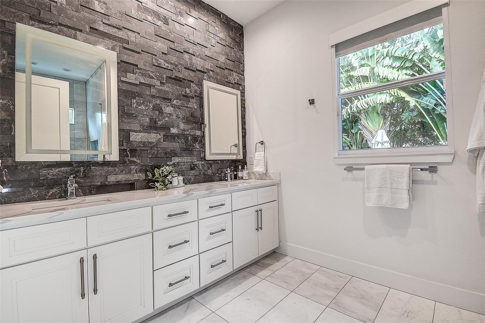 3311 W PAUL AVE — photo 19