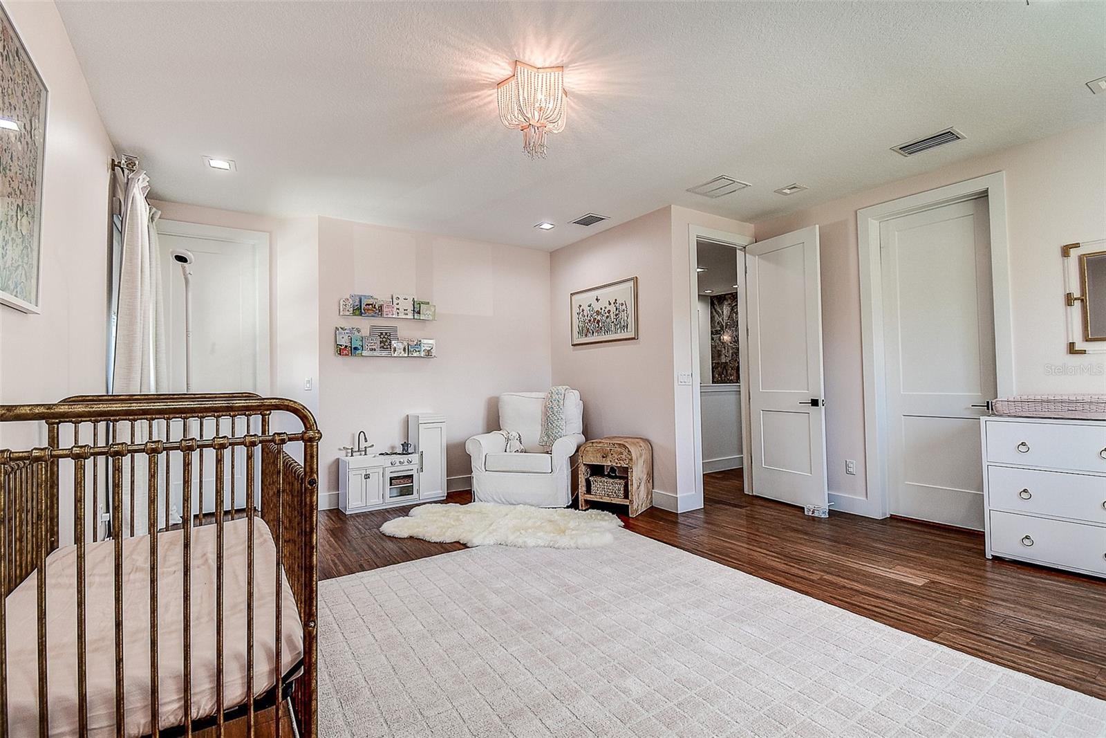 3311 W PAUL AVE — photo 45