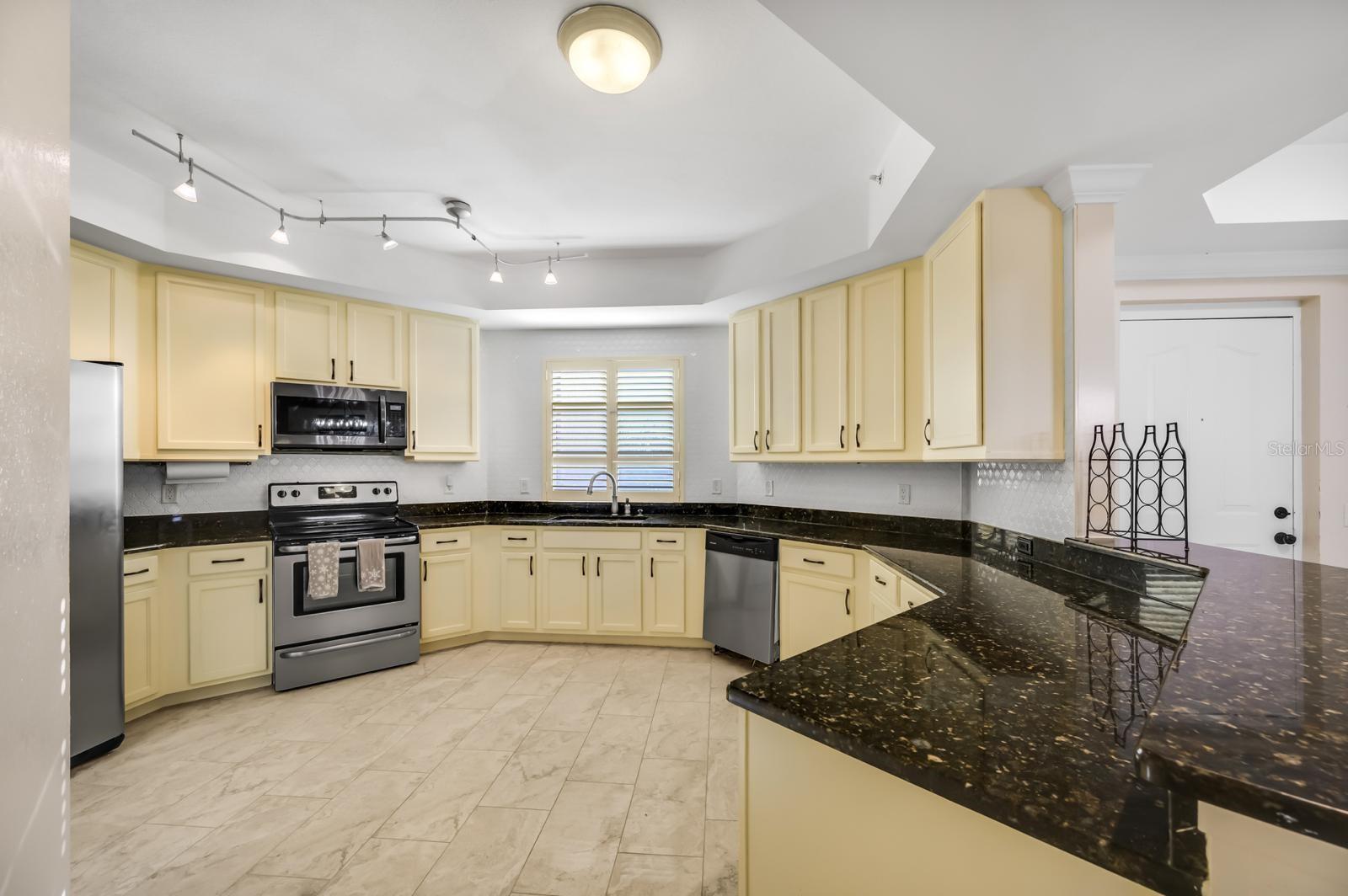12077 GANDY BLVD N #333 — photo 30
