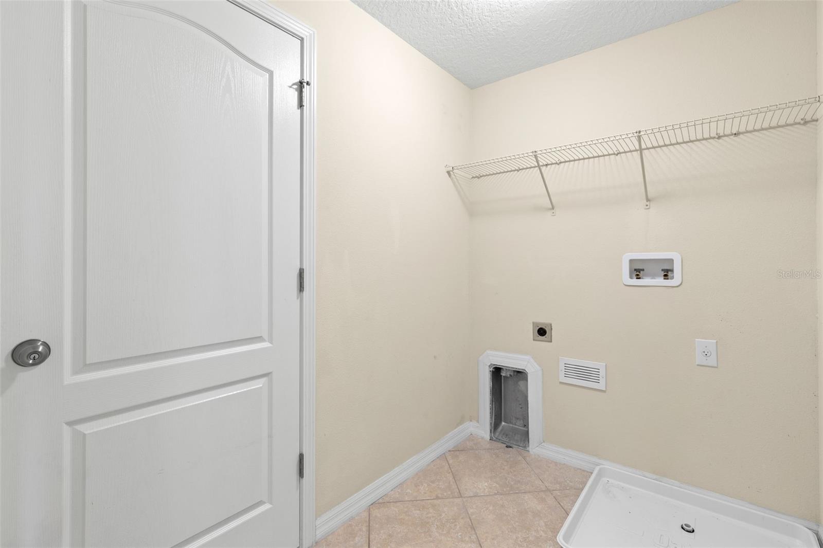 4272 FENNWOOD CT — photo 24