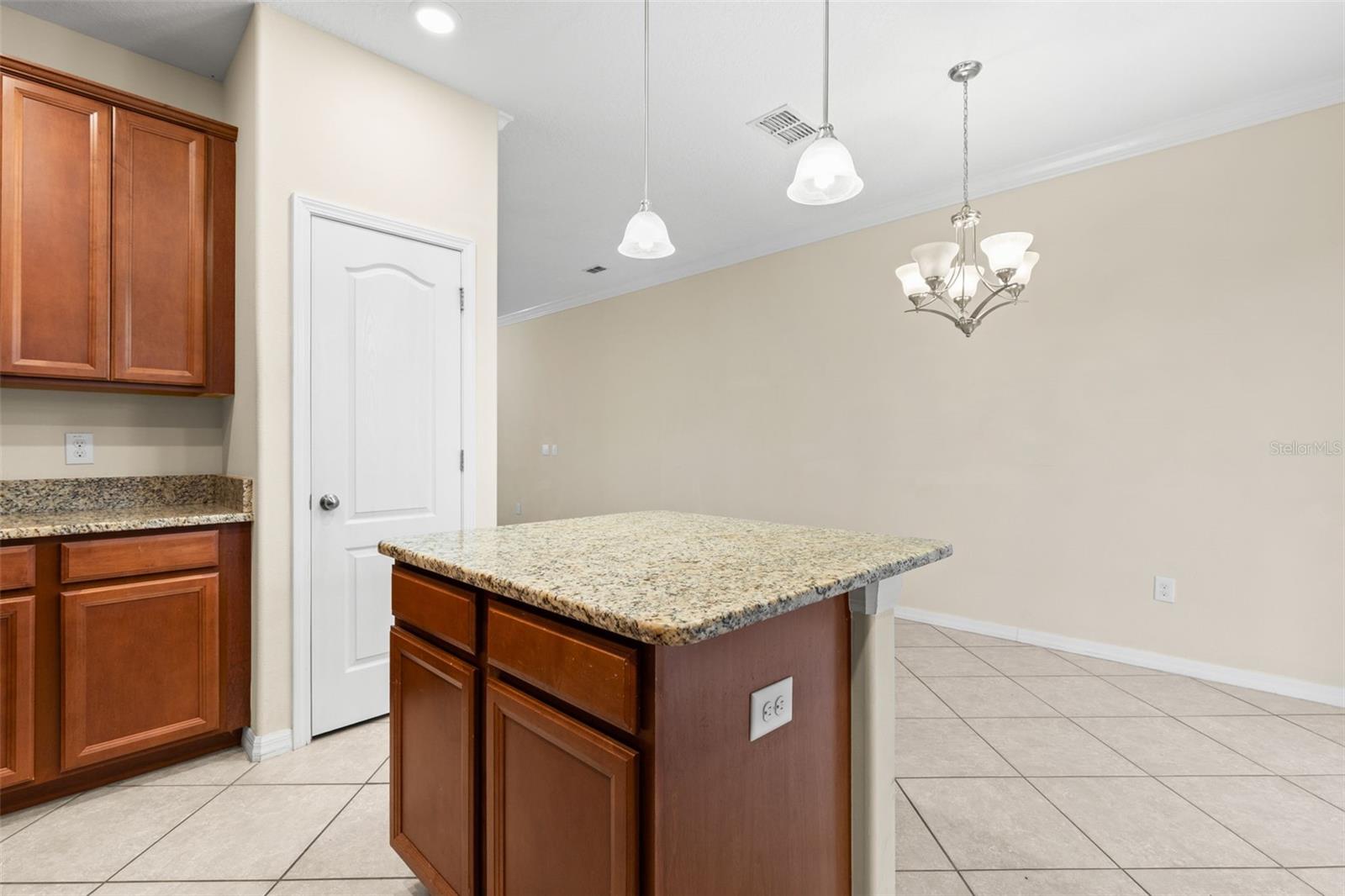 4272 FENNWOOD CT — photo 27